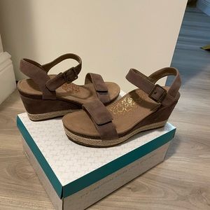 Aetrex Sydney sandal